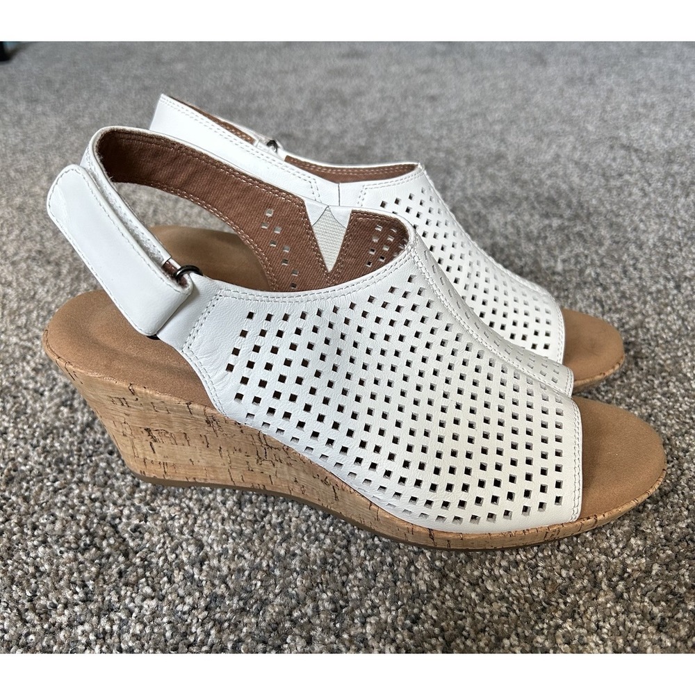 Rockport Briah size 7.5/8 Perforated Leather Sling Back Wedge Sandal -Beige EUC